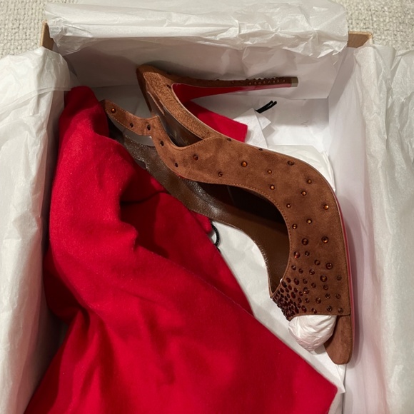 Christian Louboutin Nudes Degrachick suede sandals - Picture 7 of 11